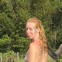 Anja do subúrbio Alaston