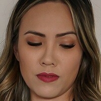 Aussie Model Wild Honey Alaston