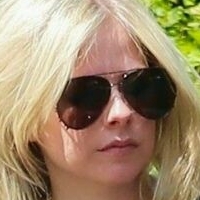 Avril Levigne Alaston