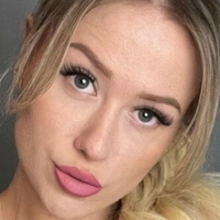 Cutebarbieblonde Alaston