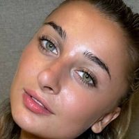 NiamhPerryy Alaston